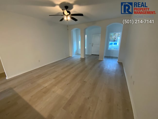 Building Photo - 1495 Meadows Dr