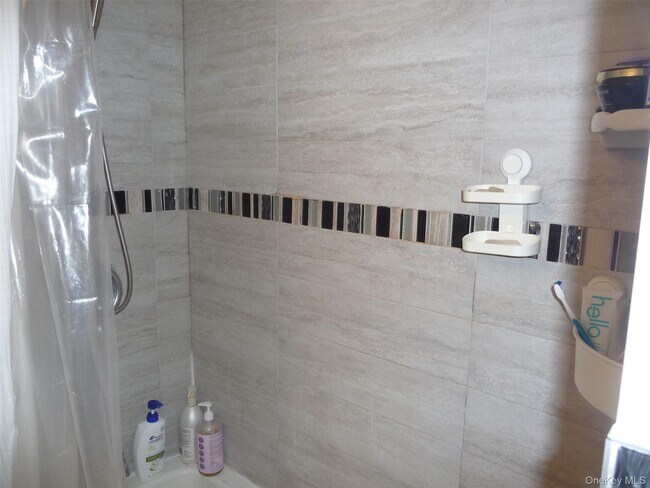 Building Photo - 23 James Rd