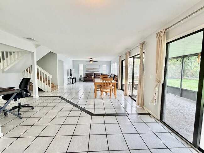 Building Photo - 6048 Garrett St