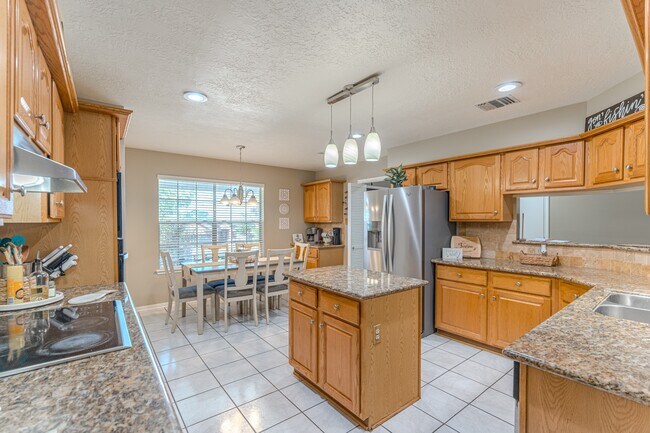 Building Photo - 13417 Bunker Hill Dr