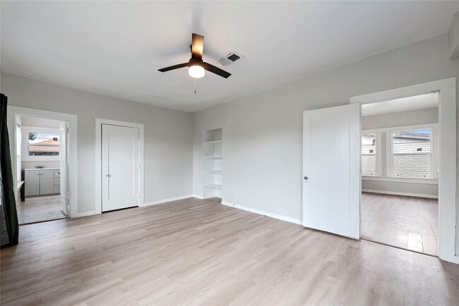 Building Photo - 615 Pacific St