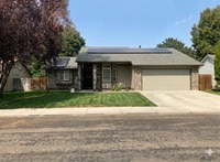 Building Photo - CHARMING & STRESS-FREE LIVING IN NORTHWEST MERIDIAN