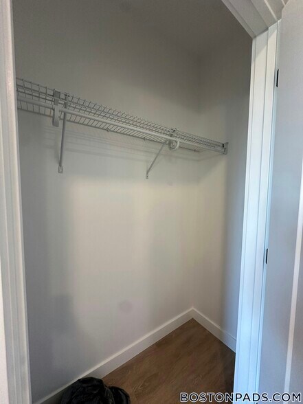 Building Photo - 199 Gardner St