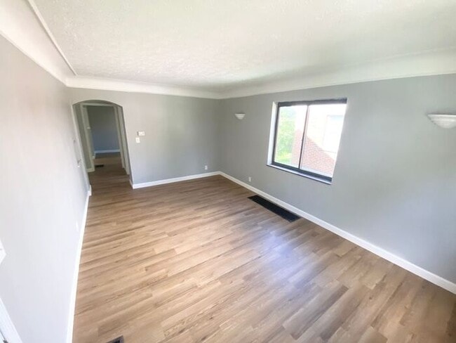 Building Photo - Charming, Updated Cape Cod Home