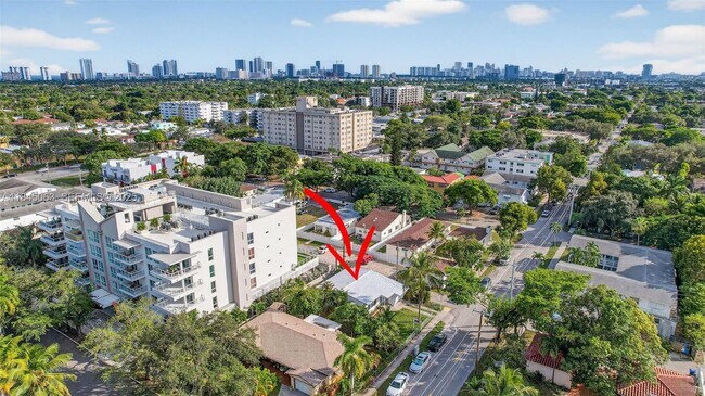 Building Photo - 517 S 19th Ave