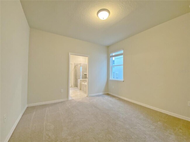Building Photo - 7360 Oakmoss Loop