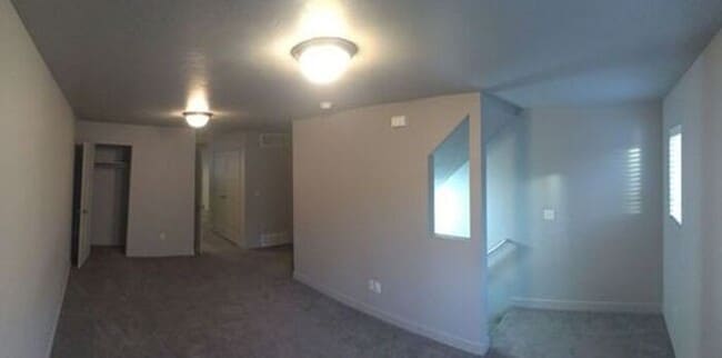Building Photo - Beautiful 3 Story Vineyard Townhome