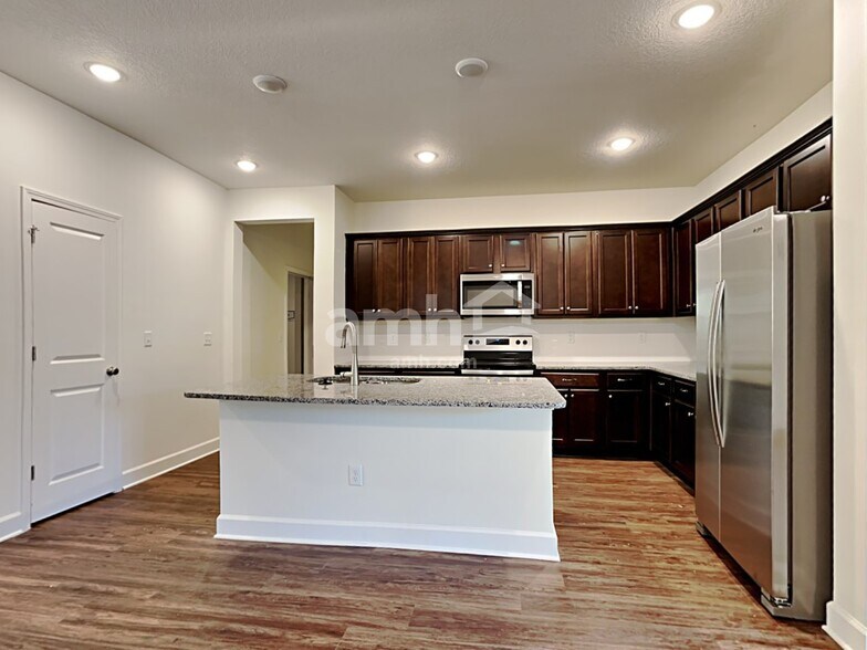 Building Photo - 5030 Franks Creek Way