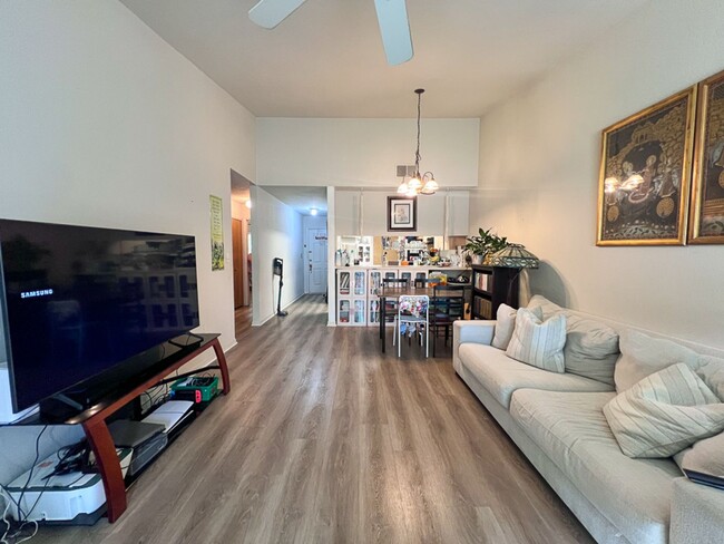 Building Photo - 2BR/2BA Condo in NW Gainesville - availabl...