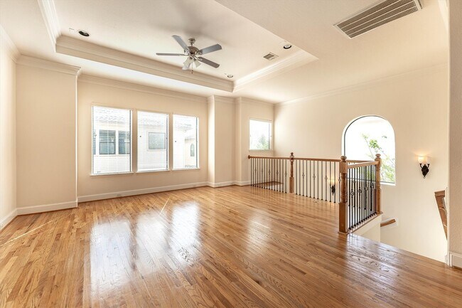 Building Photo - 308 Grove St
