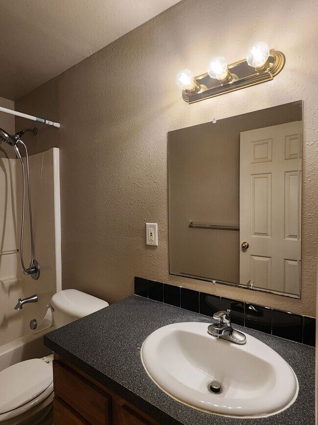 Building Photo - 204 N Harrison St