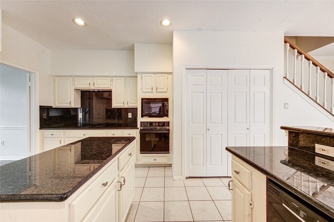 Building Photo - 14823 Atterbury Dr