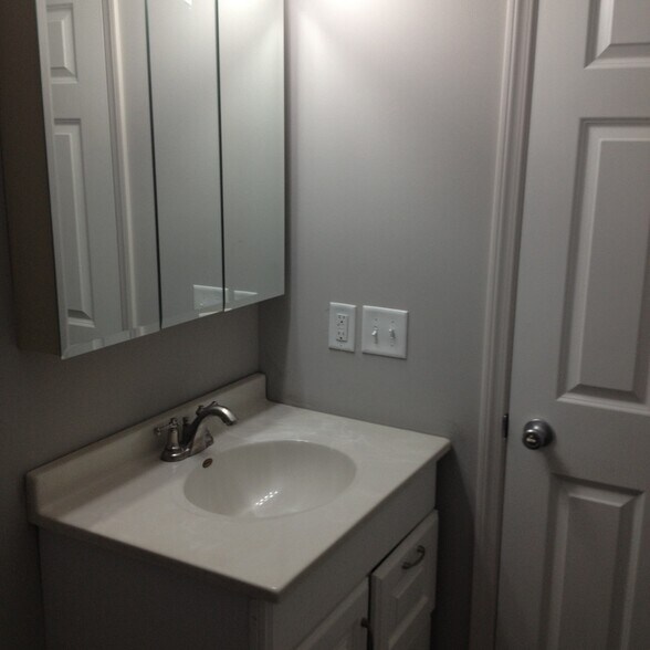 Building Photo - 2717 E 32nd St