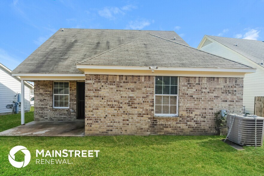 Building Photo - 4663 Royal View Dr