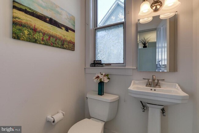 Building Photo - 30 Vandeventer Ave