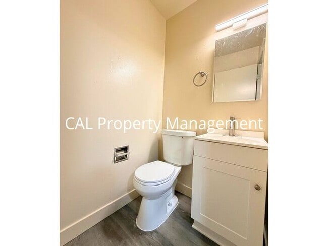 Building Photo - Three bedroom house in Seaside, CA