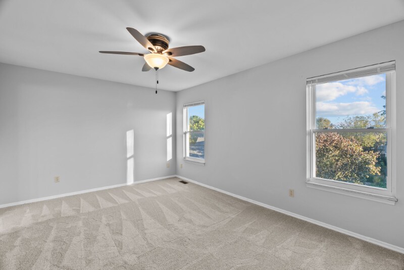 Building Photo - 2 Coachman Ct