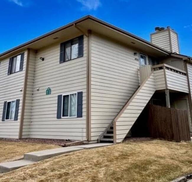 Primary Photo - Centrally Located 2 Bed 1 Bath Condo in Co...