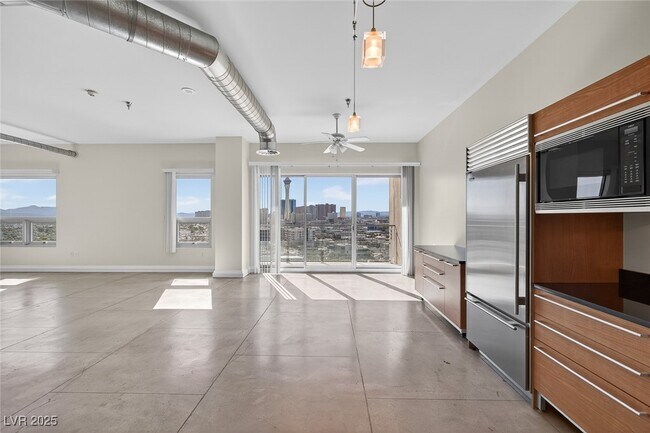 Building Photo - 200 Hoover Ave