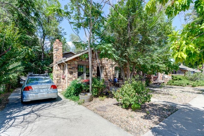 Building Photo - 2311 Spruce St