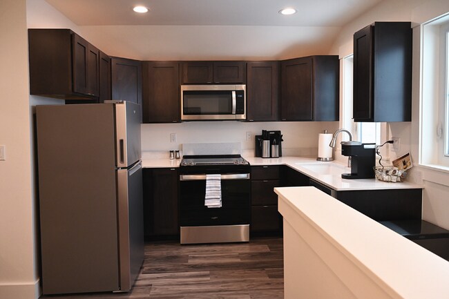 Building Photo - 180 Dustarr Ln