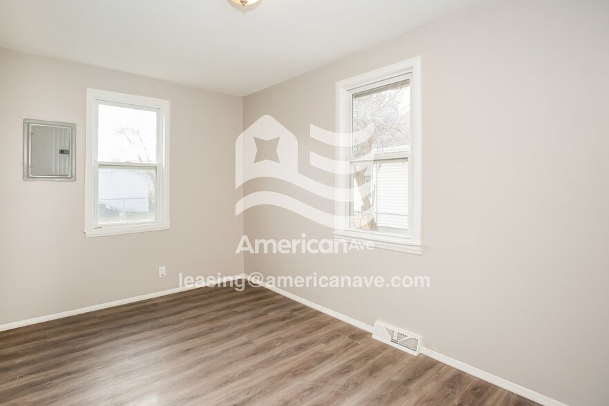 Building Photo - 8244 Cadillac Ave