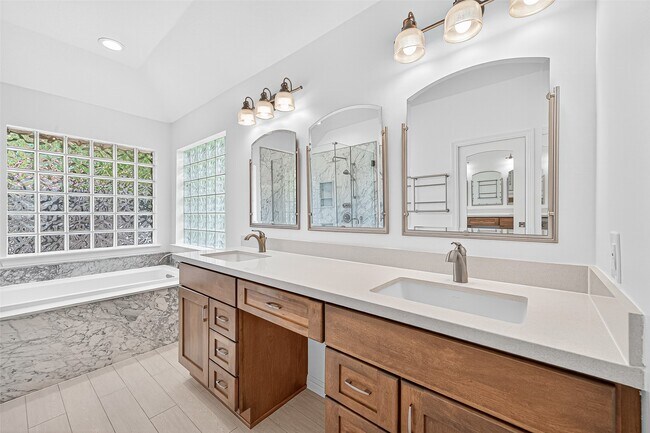 Building Photo - 1114 Magnolia Woods Ct