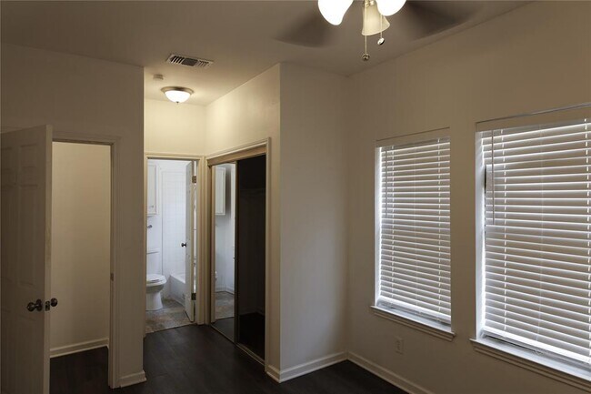 Building Photo - 2706 Salado St