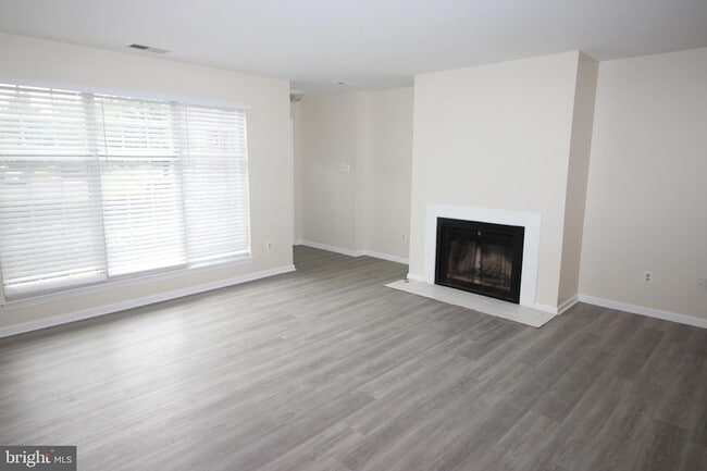 Building Photo - 1794 Bayley Ln