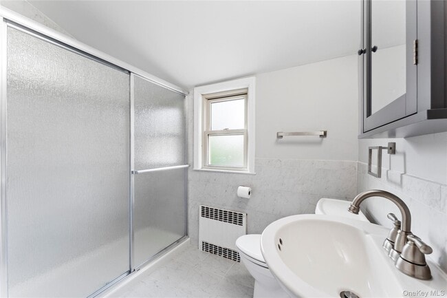 Building Photo - 66 Denton Ave