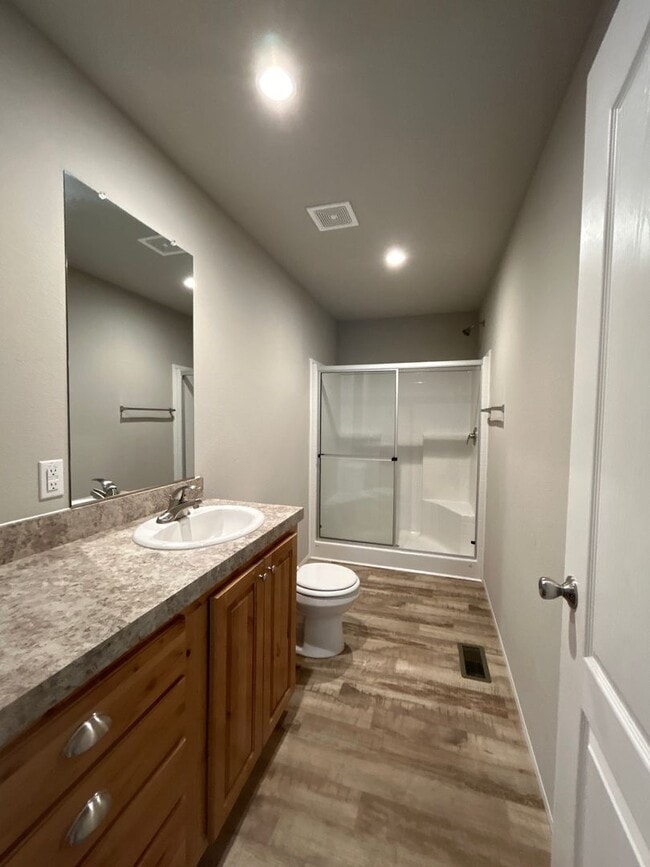 Building Photo - 223 SE 8th St