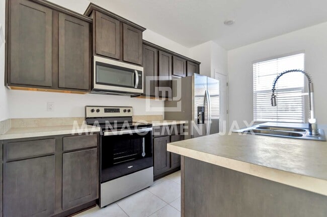 Building Photo - 8348 Asteroid St