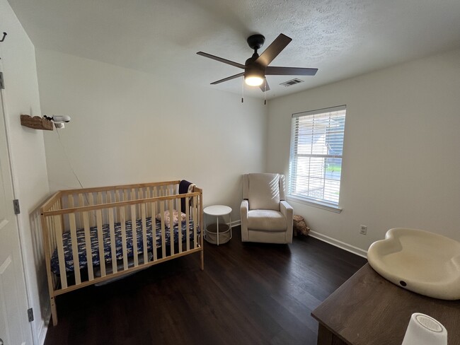 Building Photo - 98 Rosebud Cir