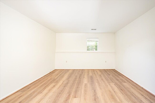 Building Photo - 151 Lazy Hollow Dr