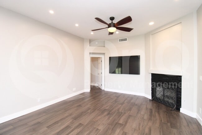 Building Photo - 6022 E Carriage Dr