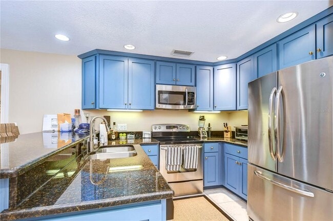 Building Photo - 29300 Bay Hollow Dr