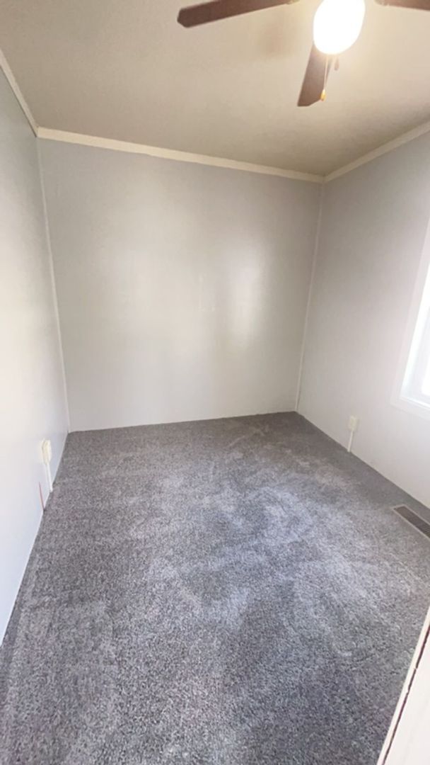 Building Photo - PRELEASING for AUGUST! Close to Campus