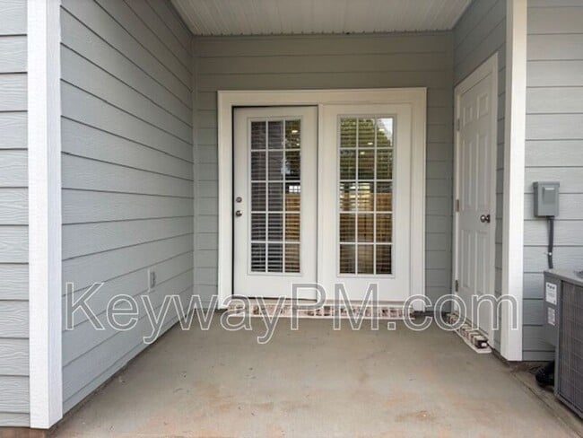 Building Photo - 2065 Denmark Ave SE