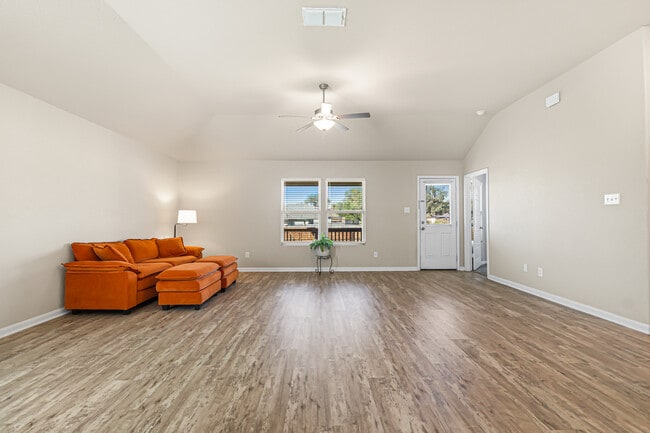 Building Photo - 7039 Diamond Vly