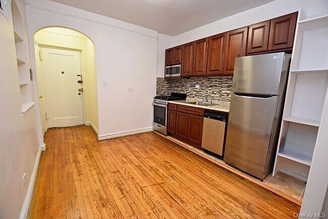 Building Photo - 41-30-41-46 46th St