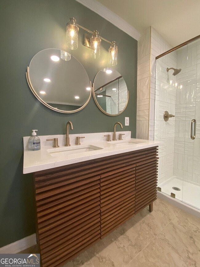 Building Photo - 297 Macon Ave