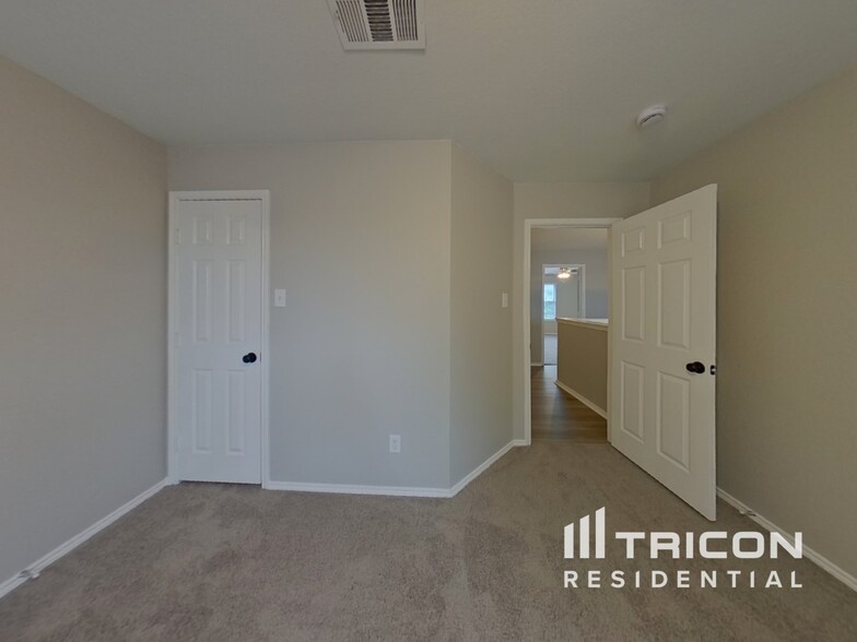 Building Photo - 5604 Nacona Dr