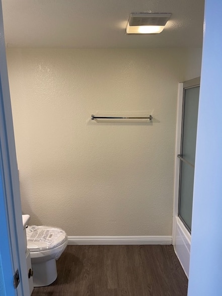 Building Photo - 4453 Woodman Ave