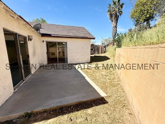 Building Photo - Cul-de-sac home