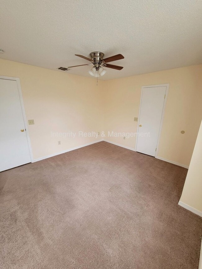 Building Photo - 7519 Allspice Cir N