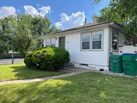 Building Photo - 1 Bedroom / 1 Bathroom Duplex in Old South...