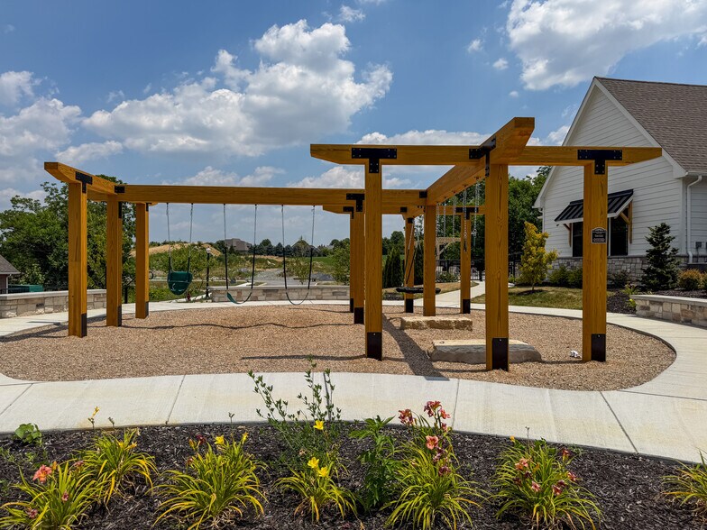 Building Photo - 900 Cadwell Ln
