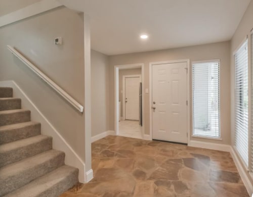 Building Photo - 2119 Woodstream Dr