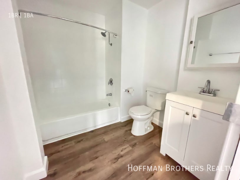 Building Photo - 687 Shatto Pl