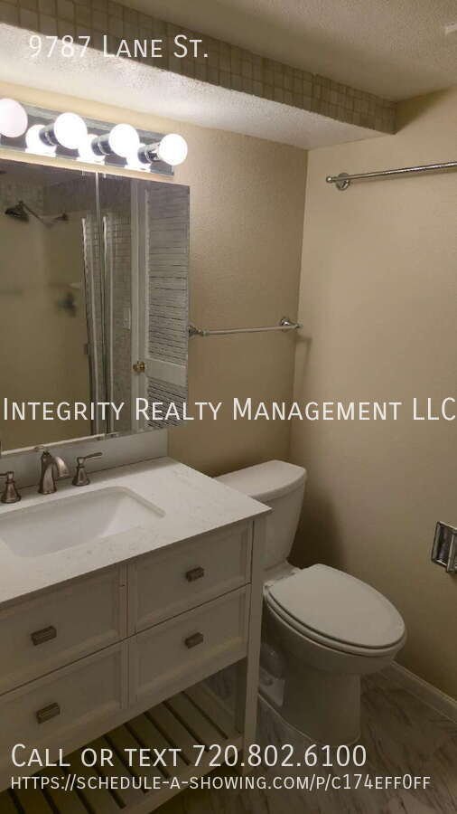 Building Photo - 9787 Lane St